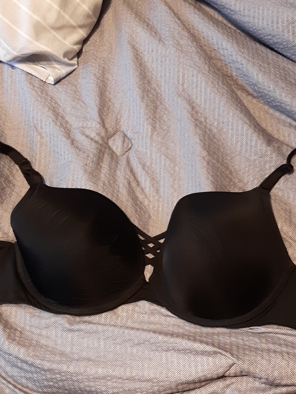 Torrid Size 42D Black Women's Padded Underwire Bra with Crisscross Front